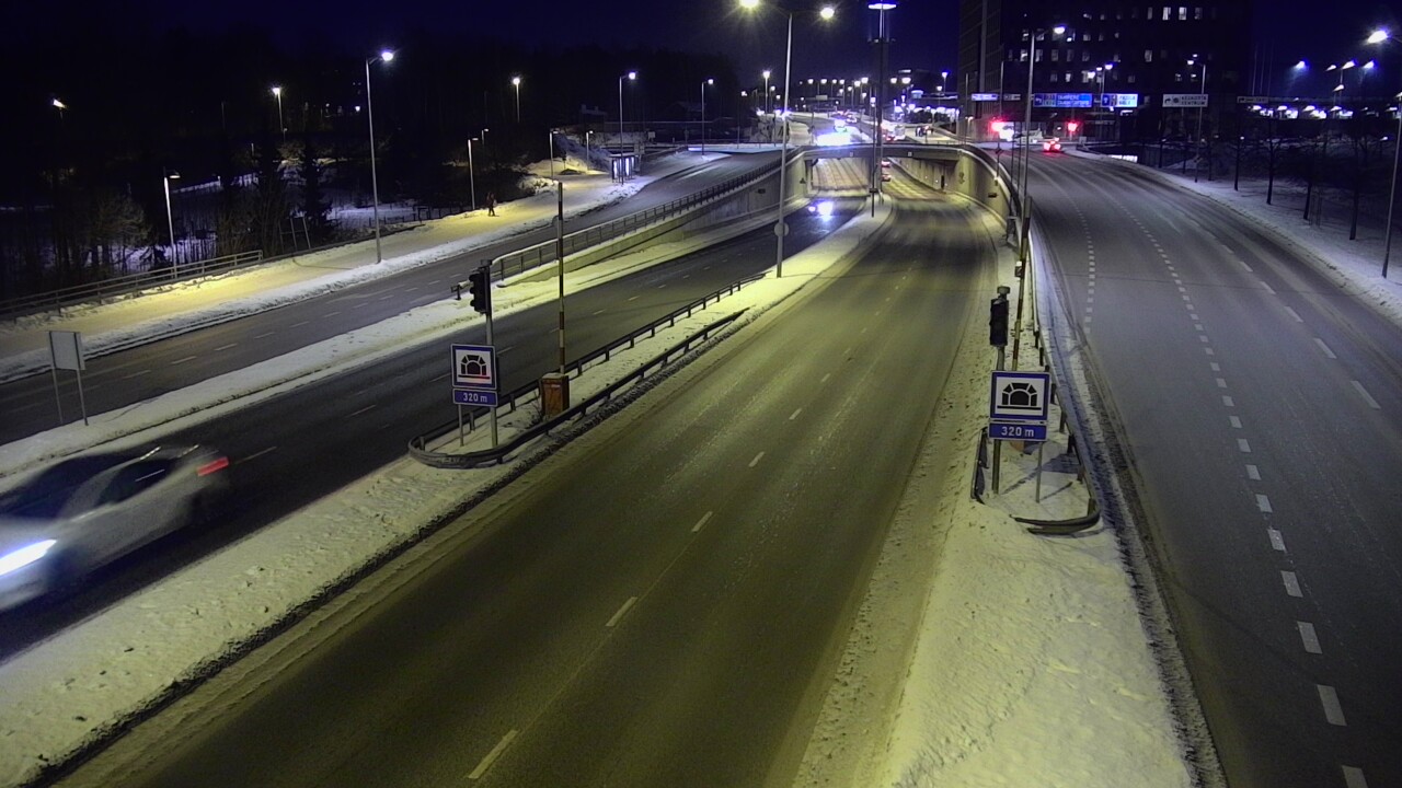Weather Camera Image Road 100 Helsinki Hakamäentie, Kivihaan tunneli, länsi, Helsinki, Uusimaa