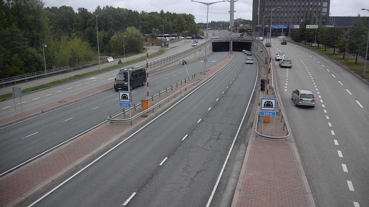 Kelikamerat Kuva Tie 100 Helsinki Hakamäentie, Kivihaan tunneli, länsi, Helsinki, Uusimaa