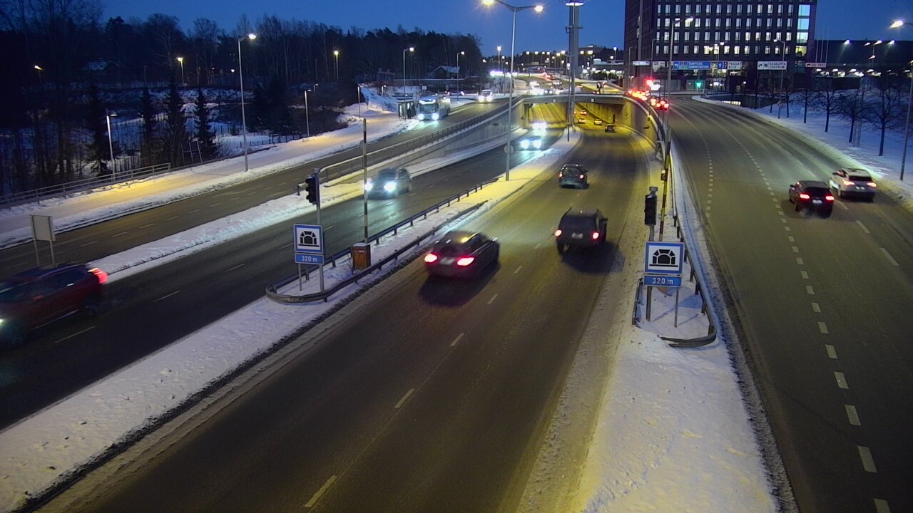 Kelikamerat Kuva Tie 100 Helsinki Hakamäentie, Kivihaan tunneli, länsi, Helsinki, Uusimaa