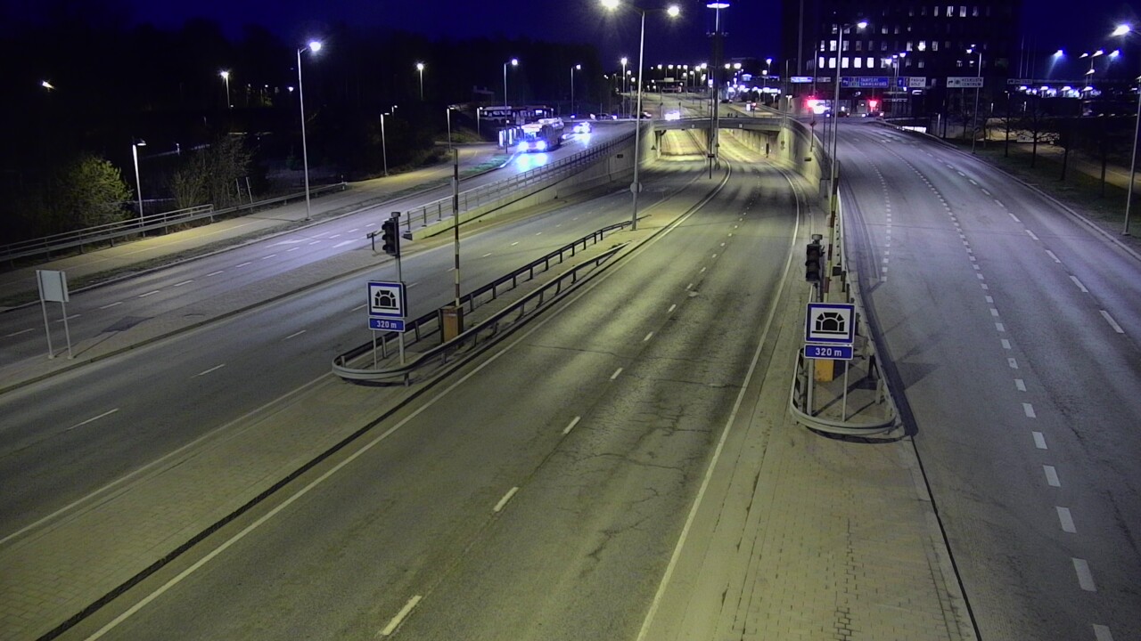 Weather Camera Image Road 100 Helsinki Hakamäentie, Kivihaan tunneli, länsi, Helsinki, Uusimaa