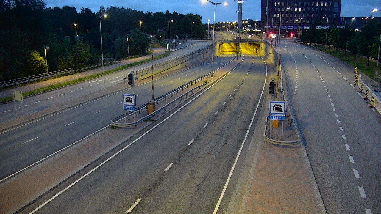 Kelikamerat Kuva Tie 100 Helsinki Hakamäentie, Kivihaan tunneli, länsi, Helsinki, Uusimaa