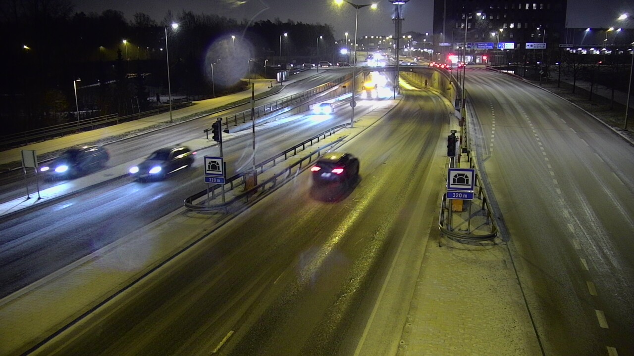 Kelikamerat Kuva Tie 100 Helsinki Hakamäentie, Kivihaan tunneli, länsi, Helsinki, Uusimaa