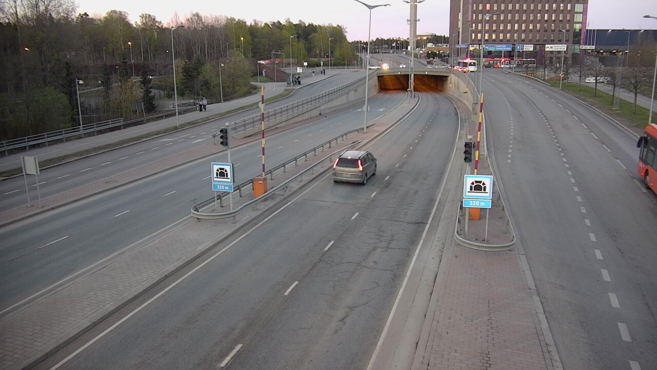 Kelikamerat Kuva Tie 100 Helsinki Hakamäentie, Kivihaan tunneli, länsi, Helsinki, Uusimaa