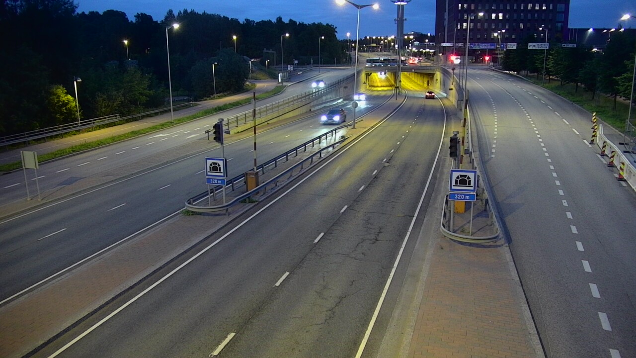 Kelikamerat Kuva Tie 100 Helsinki Hakamäentie, Kivihaan tunneli, länsi, Helsinki, Uusimaa