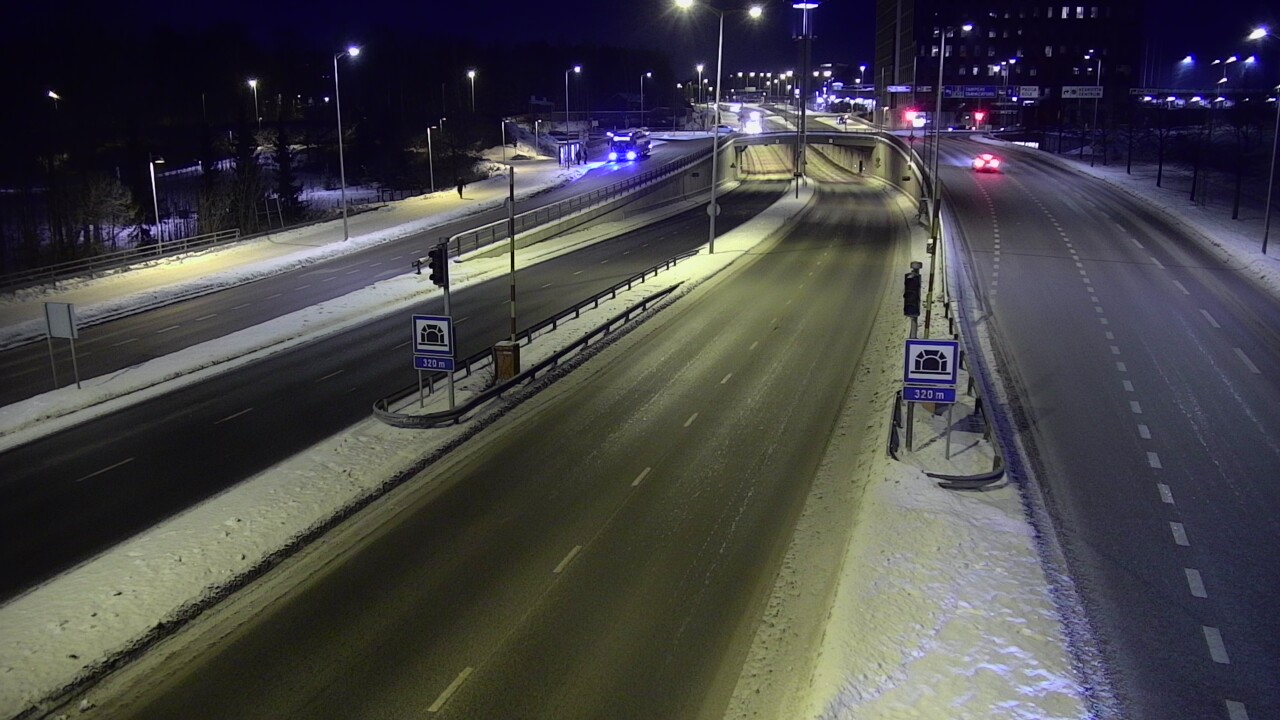 Weather Camera Image Road 100 Helsinki Hakamäentie, Kivihaan tunneli, länsi, Helsinki, Uusimaa