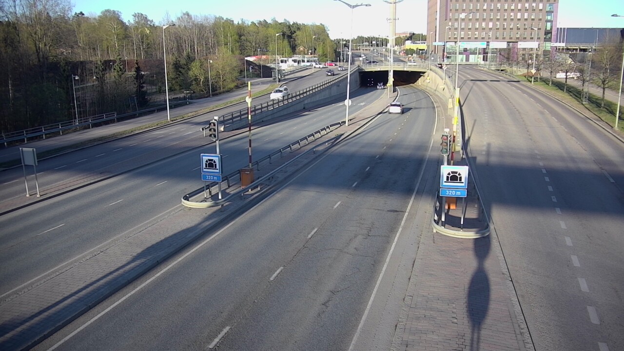 Kelikamerat Kuva Tie 100 Helsinki Hakamäentie, Kivihaan tunneli, länsi, Helsinki, Uusimaa