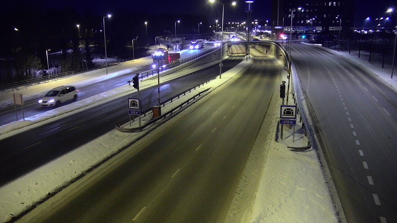 Kelikamerat Kuva Tie 100 Helsinki Hakamäentie, Kivihaan tunneli, länsi, Helsinki, Uusimaa