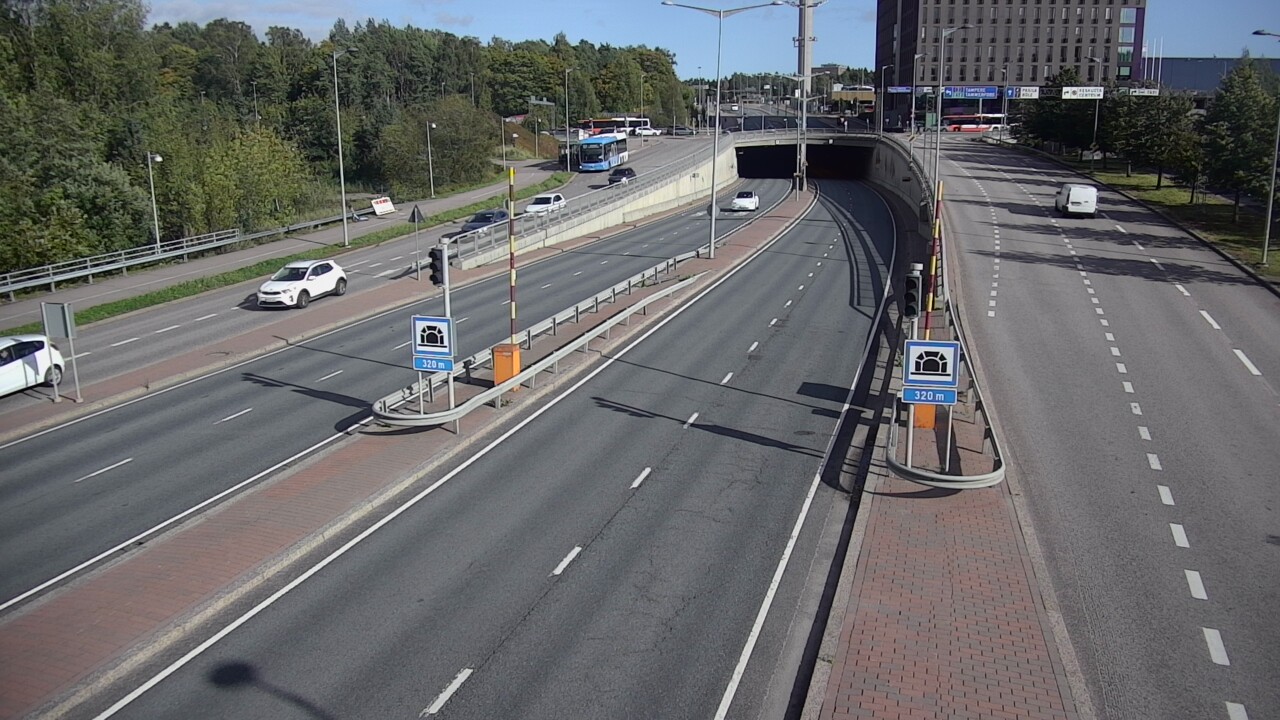 Weather Camera Image Road 100 Helsinki Hakamäentie, Kivihaan tunneli, länsi, Helsinki, Uusimaa