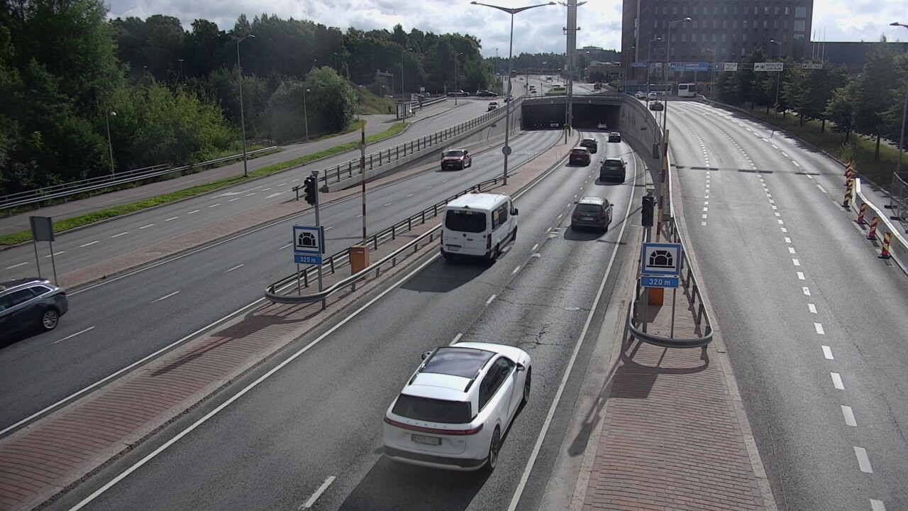 Kelikamerat Kuva Tie 100 Helsinki Hakamäentie, Kivihaan tunneli, länsi, Helsinki, Uusimaa