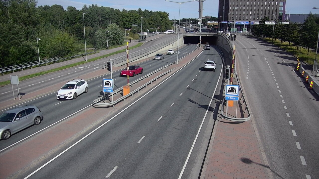 Kelikamerat Kuva Tie 100 Helsinki Hakamäentie, Kivihaan tunneli, länsi, Helsinki, Uusimaa