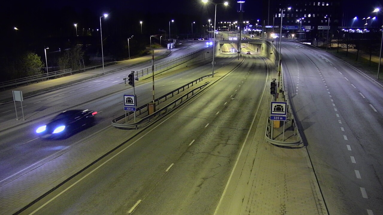 Weather Camera Image Road 100 Helsinki Hakamäentie, Kivihaan tunneli, länsi, Helsinki, Uusimaa