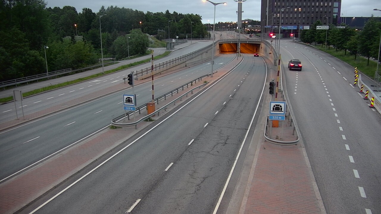 Kelikamerat Kuva Tie 100 Helsinki Hakamäentie, Kivihaan tunneli, länsi, Helsinki, Uusimaa