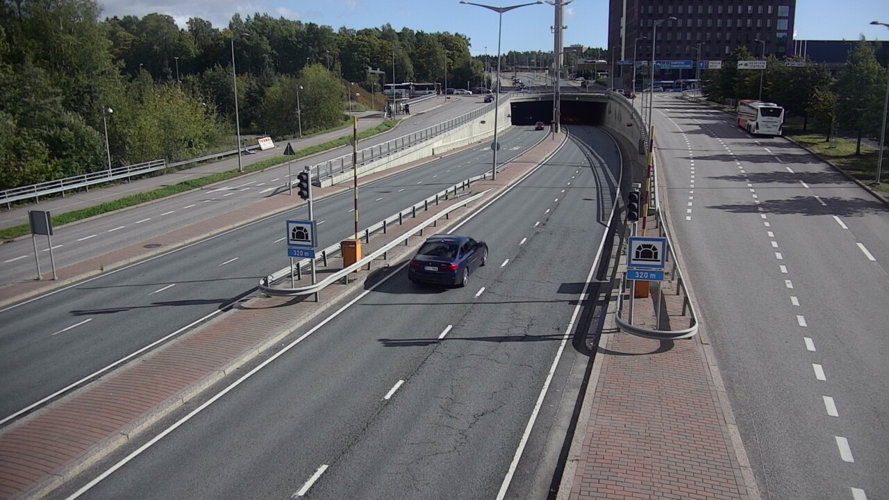 Weather Camera Image Road 100 Helsinki Hakamäentie, Kivihaan tunneli, länsi, Helsinki, Uusimaa