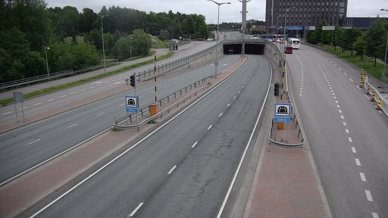 Weather Camera Image Road 100 Helsinki Hakamäentie, Kivihaan tunneli, länsi, Helsinki, Uusimaa