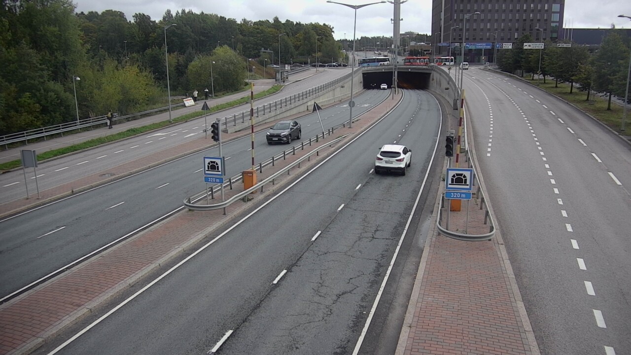Kelikamerat Kuva Tie 100 Helsinki Hakamäentie, Kivihaan tunneli, länsi, Helsinki, Uusimaa