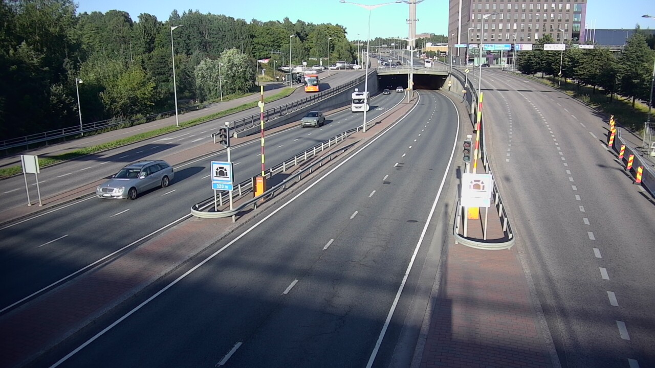 Kelikamerat Kuva Tie 100 Helsinki Hakamäentie, Kivihaan tunneli, länsi, Helsinki, Uusimaa