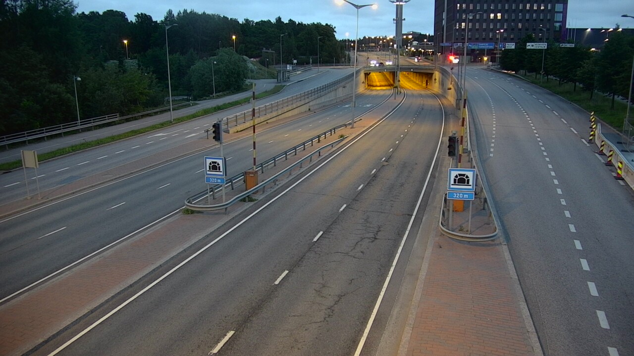 Kelikamerat Kuva Tie 100 Helsinki Hakamäentie, Kivihaan tunneli, länsi, Helsinki, Uusimaa