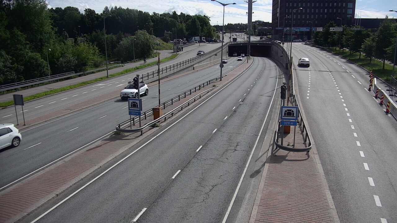 Kelikamerat Kuva Tie 100 Helsinki Hakamäentie, Kivihaan tunneli, länsi, Helsinki, Uusimaa