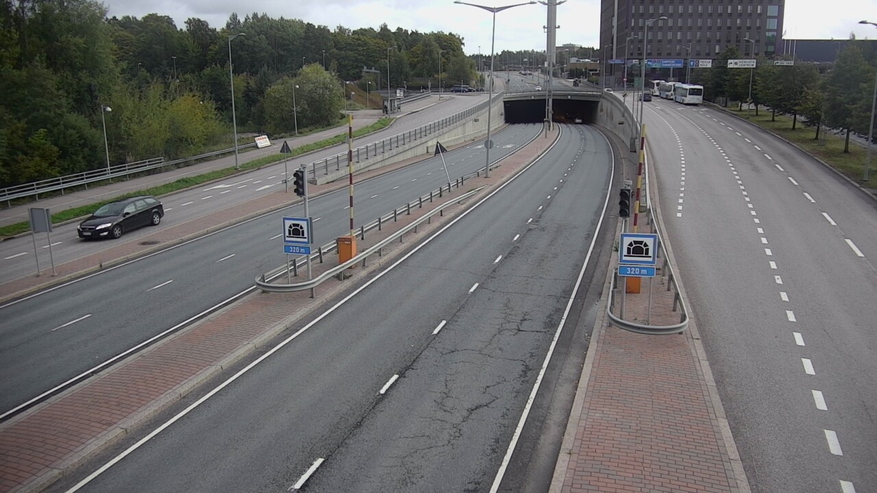 Kelikamerat Kuva Tie 100 Helsinki Hakamäentie, Kivihaan tunneli, länsi, Helsinki, Uusimaa