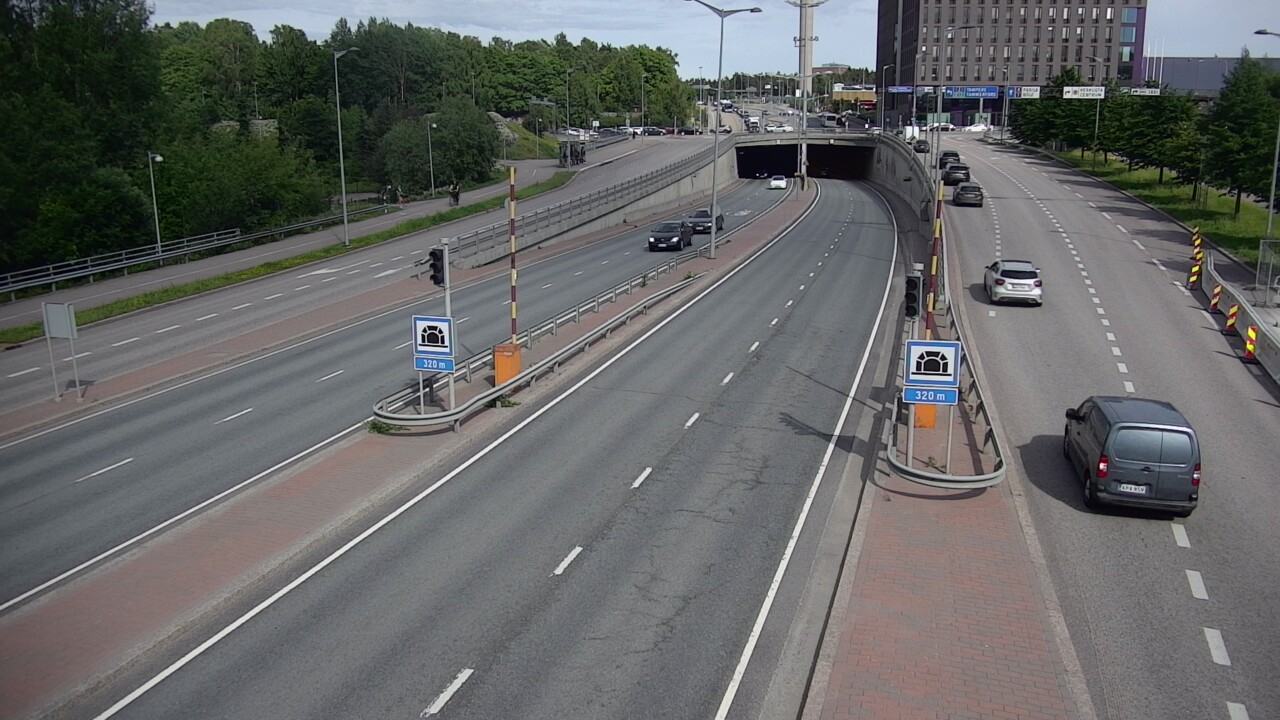 Kelikamerat Kuva Tie 100 Helsinki Hakamäentie, Kivihaan tunneli, länsi, Helsinki, Uusimaa
