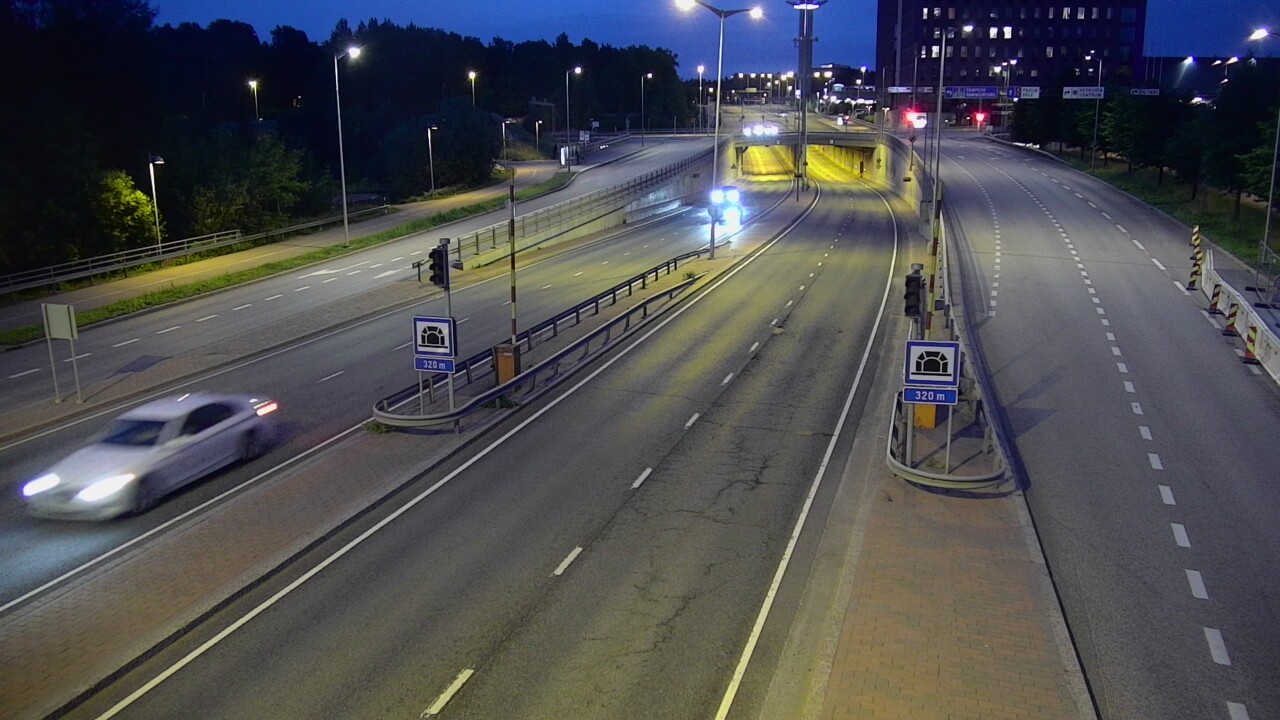 Kelikamerat Kuva Tie 100 Helsinki Hakamäentie, Kivihaan tunneli, länsi, Helsinki, Uusimaa