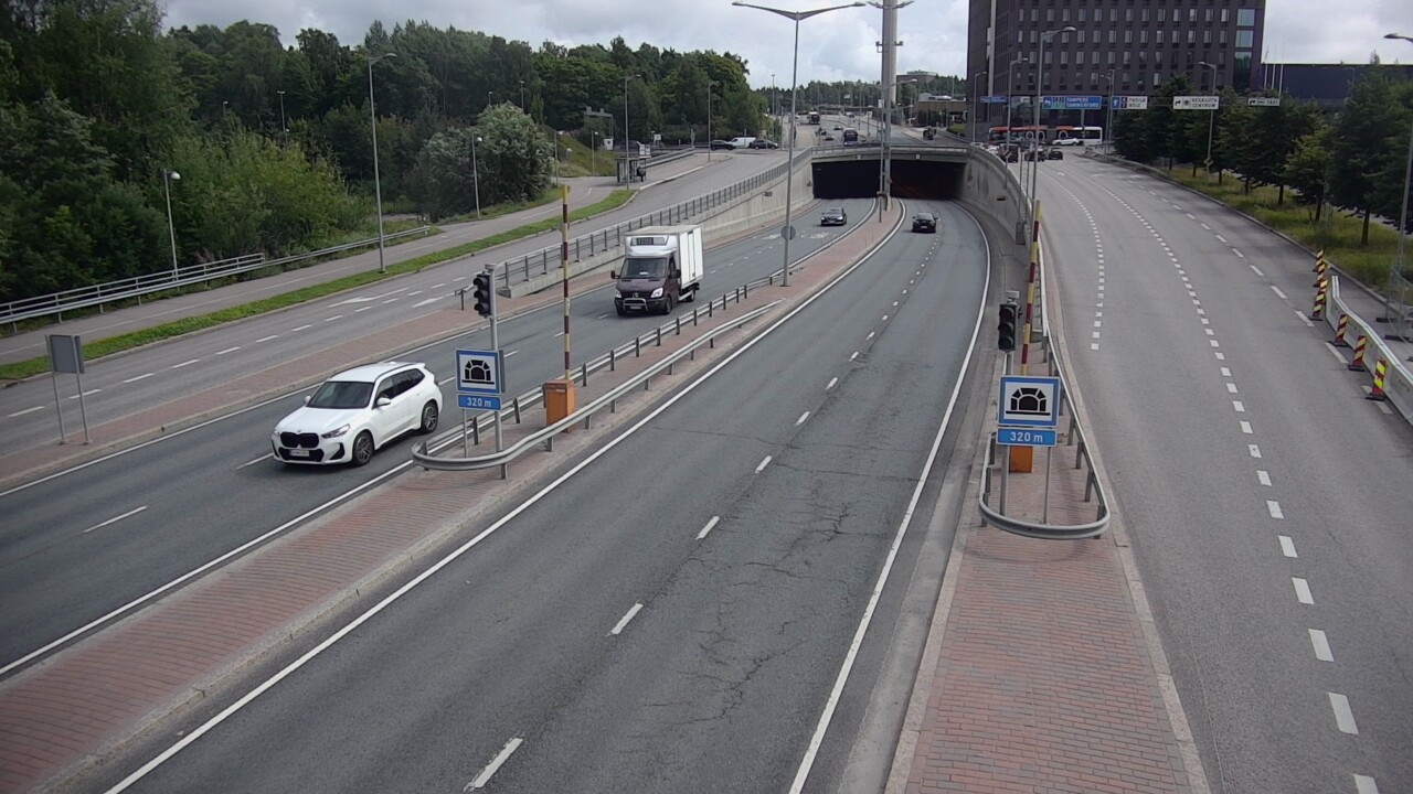 Kelikamerat Kuva Tie 100 Helsinki Hakamäentie, Kivihaan tunneli, länsi, Helsinki, Uusimaa