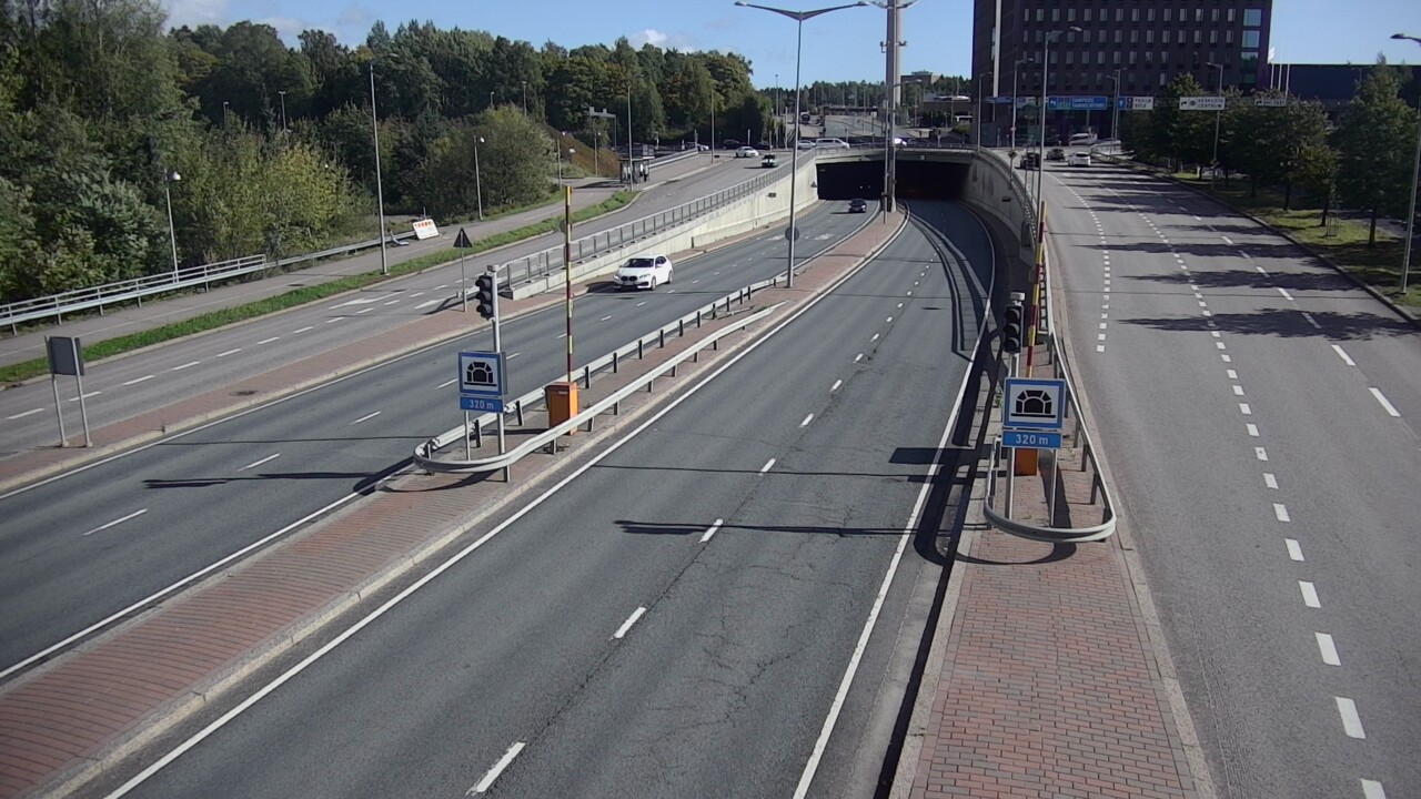Weather Camera Image Road 100 Helsinki Hakamäentie, Kivihaan tunneli, länsi, Helsinki, Uusimaa