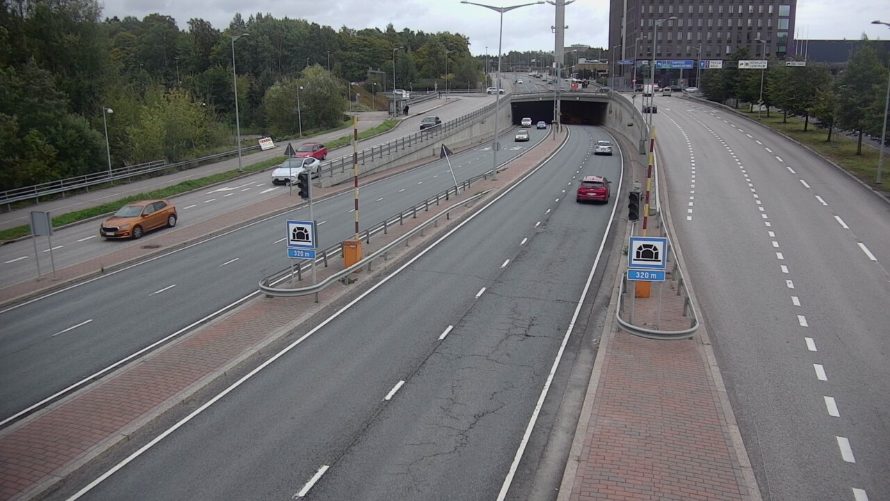 Kelikamerat Kuva Tie 100 Helsinki Hakamäentie, Kivihaan tunneli, länsi, Helsinki, Uusimaa