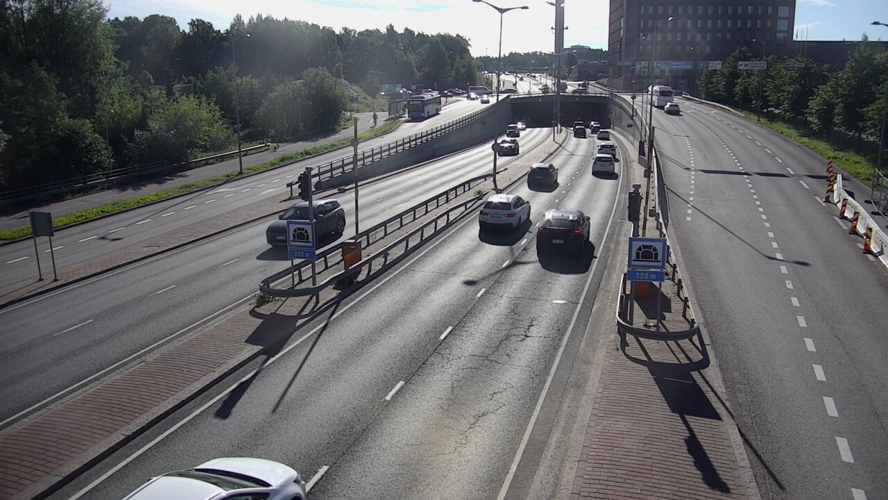 Kelikamerat Kuva Tie 100 Helsinki Hakamäentie, Kivihaan tunneli, länsi, Helsinki, Uusimaa