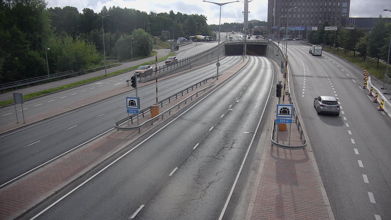 Kelikamerat Kuva Tie 100 Helsinki Hakamäentie, Kivihaan tunneli, länsi, Helsinki, Uusimaa