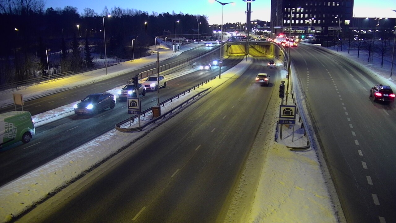 Kelikamerat Kuva Tie 100 Helsinki Hakamäentie, Kivihaan tunneli, länsi, Helsinki, Uusimaa