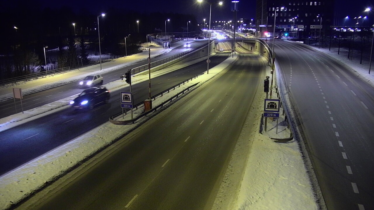 Weather Camera Image Road 100 Helsinki Hakamäentie, Kivihaan tunneli, länsi, Helsinki, Uusimaa