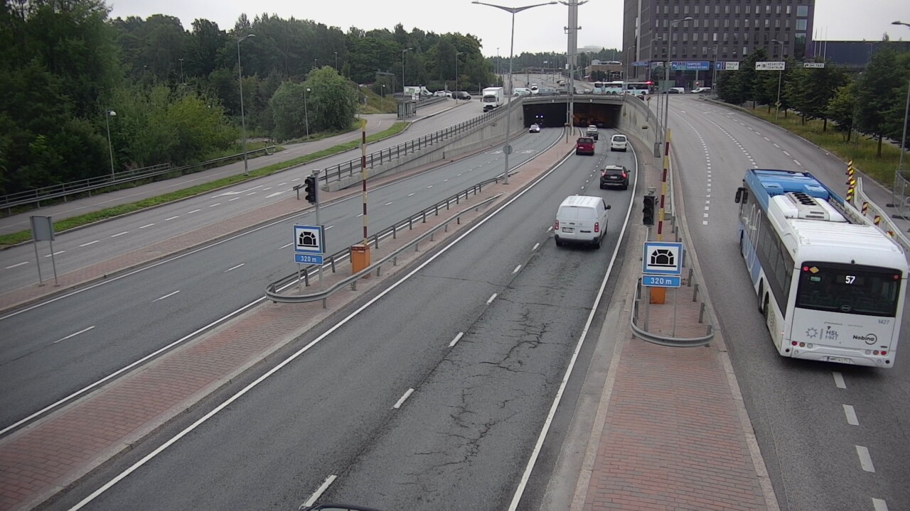 Weather Camera Image Road 100 Helsinki Hakamäentie, Kivihaan tunneli, länsi, Helsinki, Uusimaa