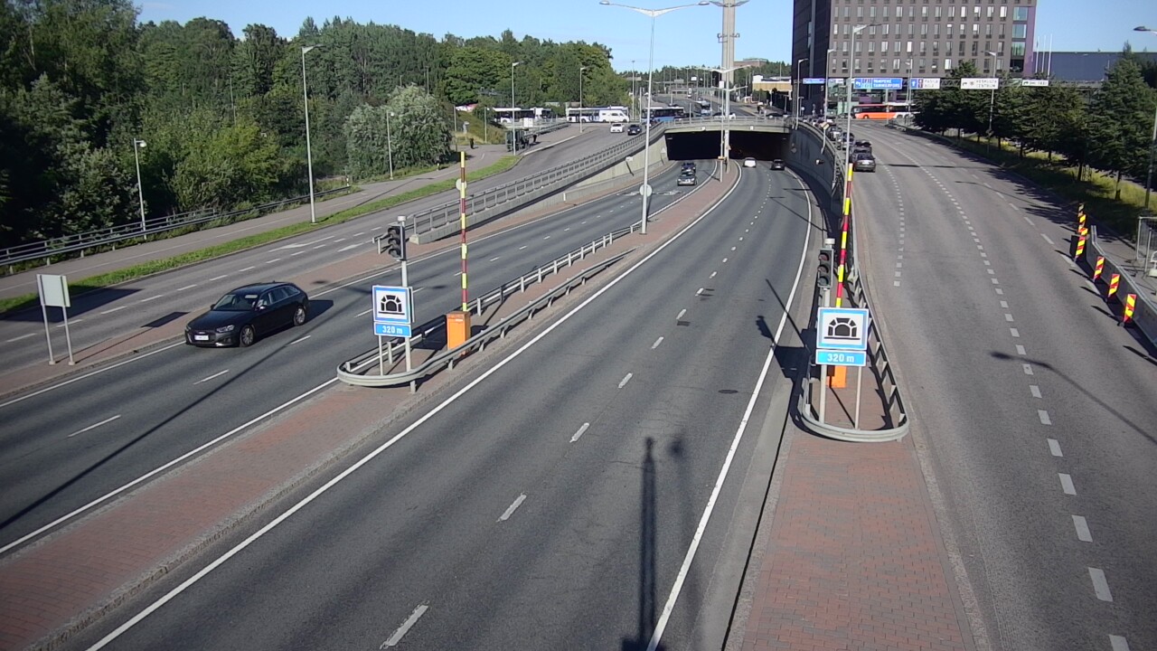 Kelikamerat Kuva Tie 100 Helsinki Hakamäentie, Kivihaan tunneli, länsi, Helsinki, Uusimaa