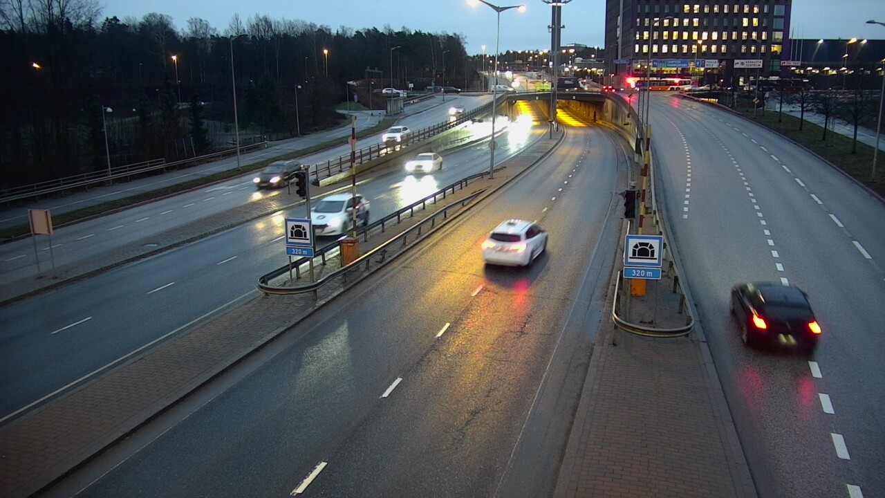 Kelikamerat Kuva Tie 100 Helsinki Hakamäentie, Kivihaan tunneli, länsi, Helsinki, Uusimaa