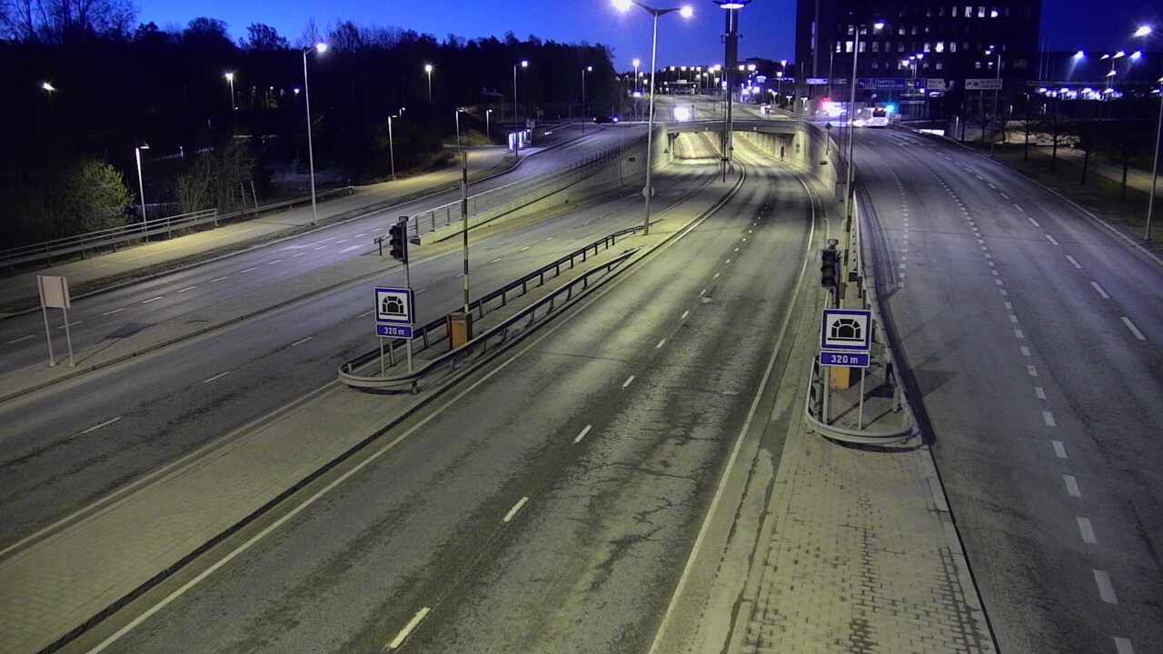 Kelikamerat Kuva Tie 100 Helsinki Hakamäentie, Kivihaan tunneli, länsi, Helsinki, Uusimaa