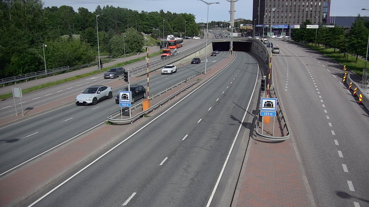 Kelikamerat Kuva Tie 100 Helsinki Hakamäentie, Kivihaan tunneli, länsi, Helsinki, Uusimaa