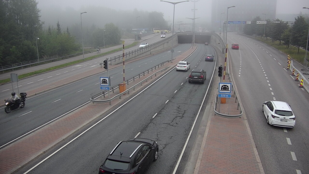 Weather Camera Image Road 100 Helsinki Hakamäentie, Kivihaan tunneli, länsi, Helsinki, Uusimaa