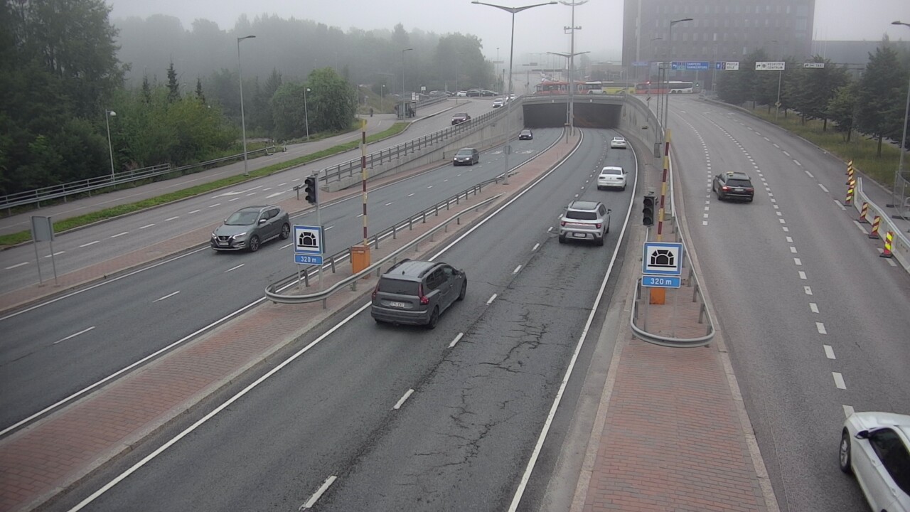 Weather Camera Image Road 100 Helsinki Hakamäentie, Kivihaan tunneli, länsi, Helsinki, Uusimaa