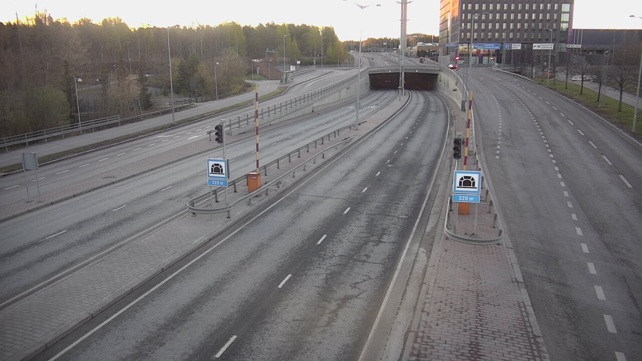 Kelikamerat Kuva Tie 100 Helsinki Hakamäentie, Kivihaan tunneli, länsi, Helsinki, Uusimaa