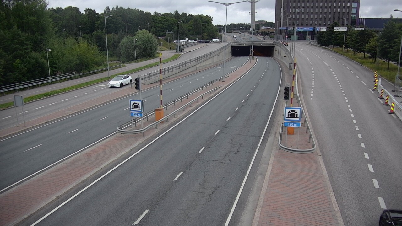 Kelikamerat Kuva Tie 100 Helsinki Hakamäentie, Kivihaan tunneli, länsi, Helsinki, Uusimaa