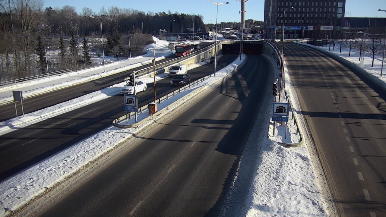 Kelikamerat Kuva Tie 100 Helsinki Hakamäentie, Kivihaan tunneli, länsi, Helsinki, Uusimaa