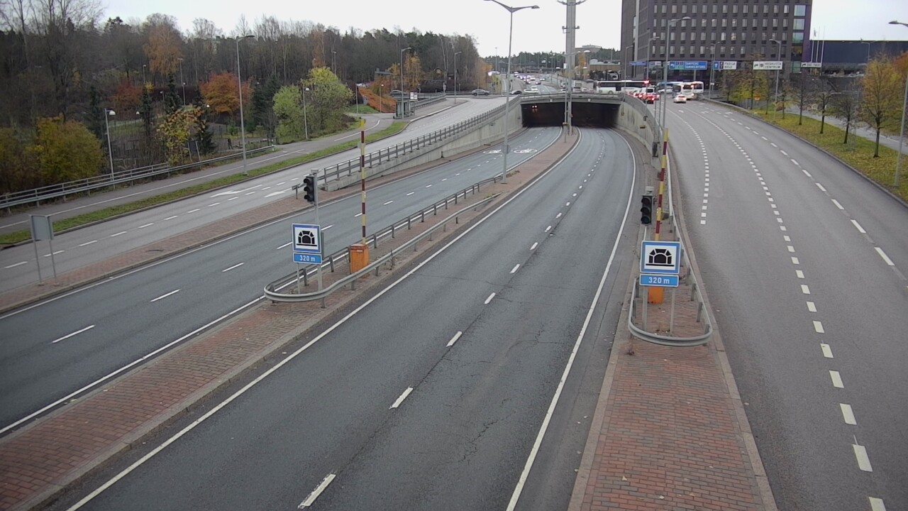 Kelikamerat Kuva Tie 100 Helsinki Hakamäentie, Kivihaan tunneli, länsi, Helsinki, Uusimaa