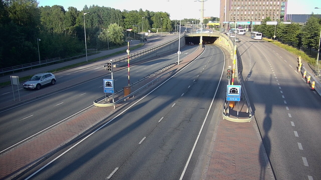 Kelikamerat Kuva Tie 100 Helsinki Hakamäentie, Kivihaan tunneli, länsi, Helsinki, Uusimaa