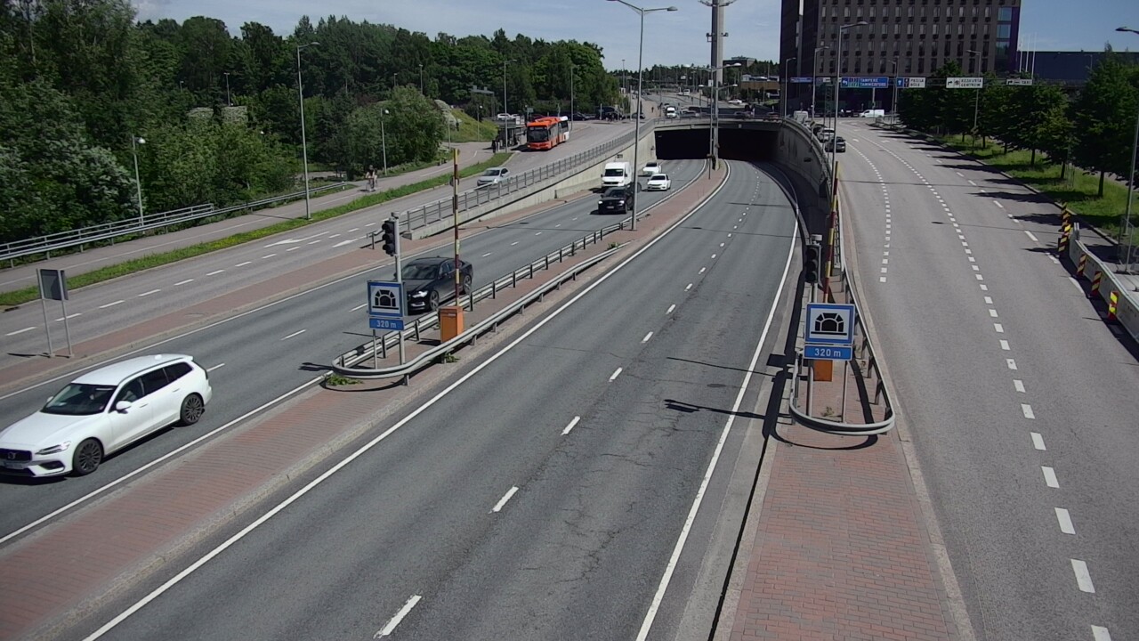 Kelikamerat Kuva Tie 100 Helsinki Hakamäentie, Kivihaan tunneli, länsi, Helsinki, Uusimaa