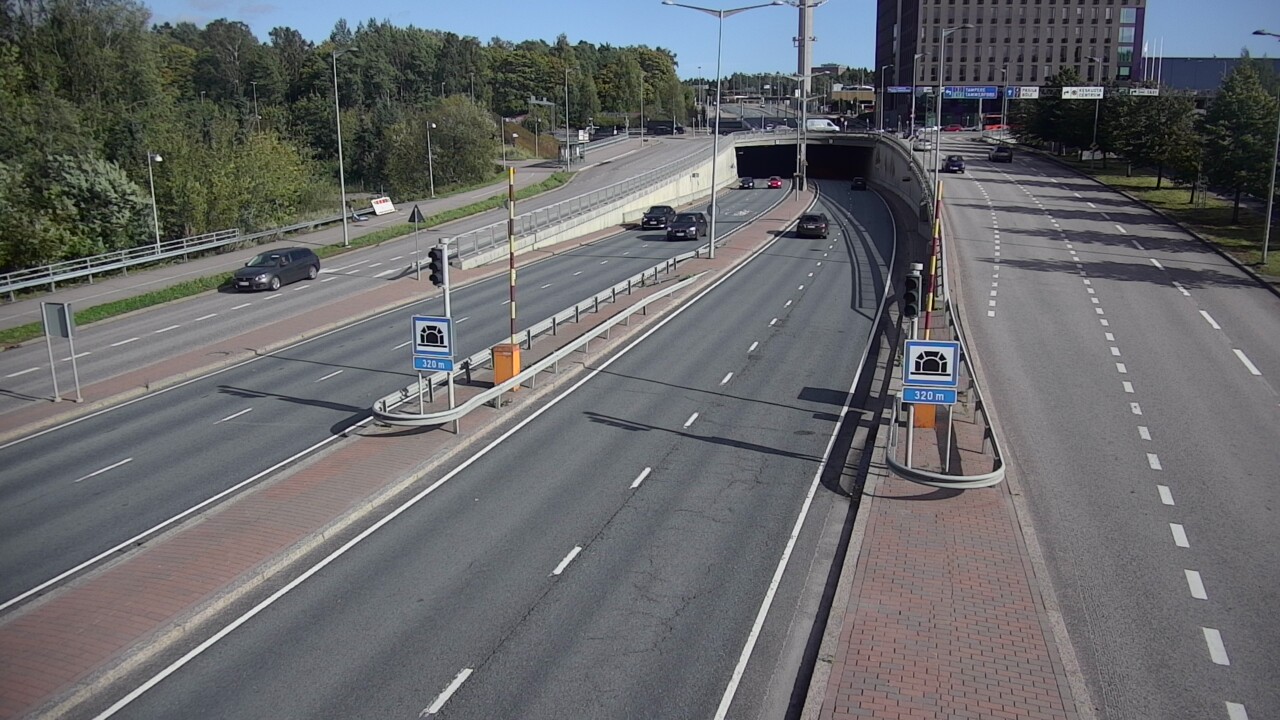 Weather Camera Image Road 100 Helsinki Hakamäentie, Kivihaan tunneli, länsi, Helsinki, Uusimaa
