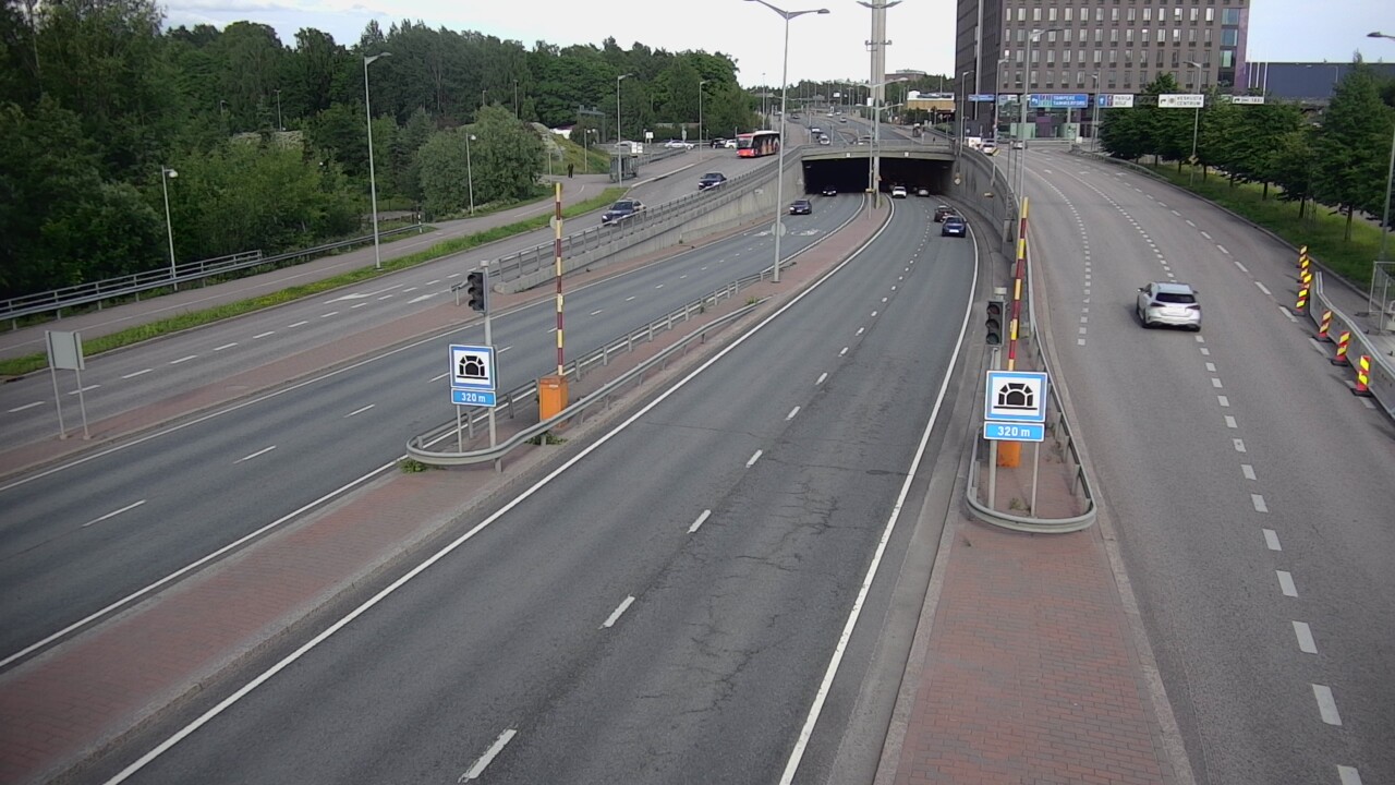 Kelikamerat Kuva Tie 100 Helsinki Hakamäentie, Kivihaan tunneli, länsi, Helsinki, Uusimaa