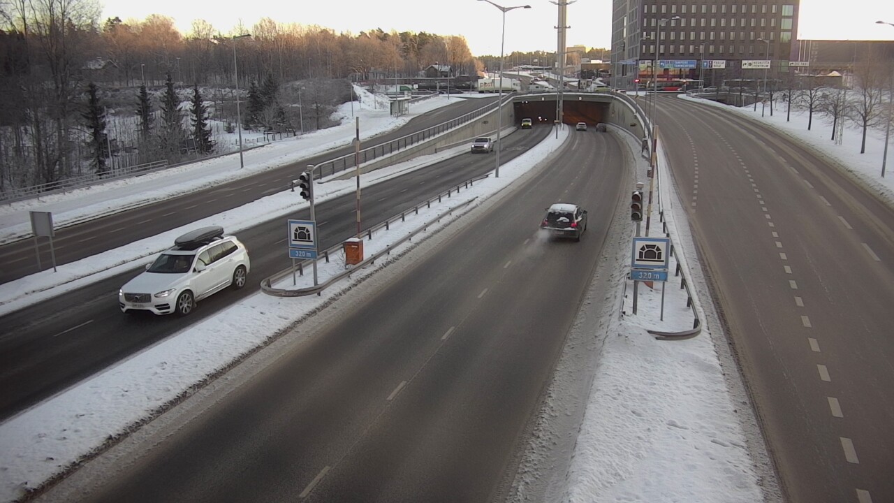 Kelikamerat Kuva Tie 100 Helsinki Hakamäentie, Kivihaan tunneli, länsi, Helsinki, Uusimaa