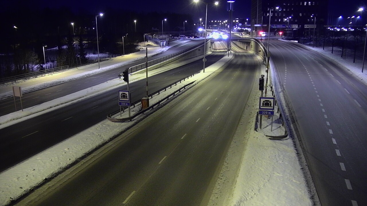 Weather Camera Image Road 100 Helsinki Hakamäentie, Kivihaan tunneli, länsi, Helsinki, Uusimaa