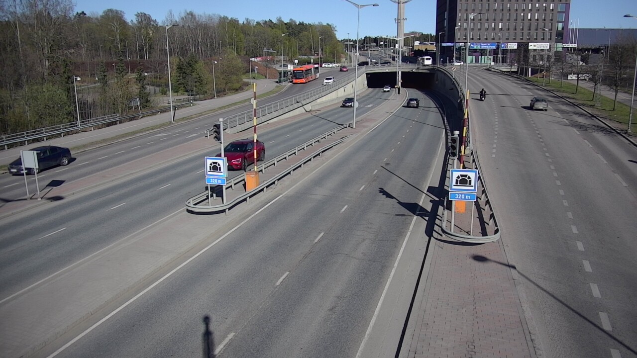 Kelikamerat Kuva Tie 100 Helsinki Hakamäentie, Kivihaan tunneli, länsi, Helsinki, Uusimaa